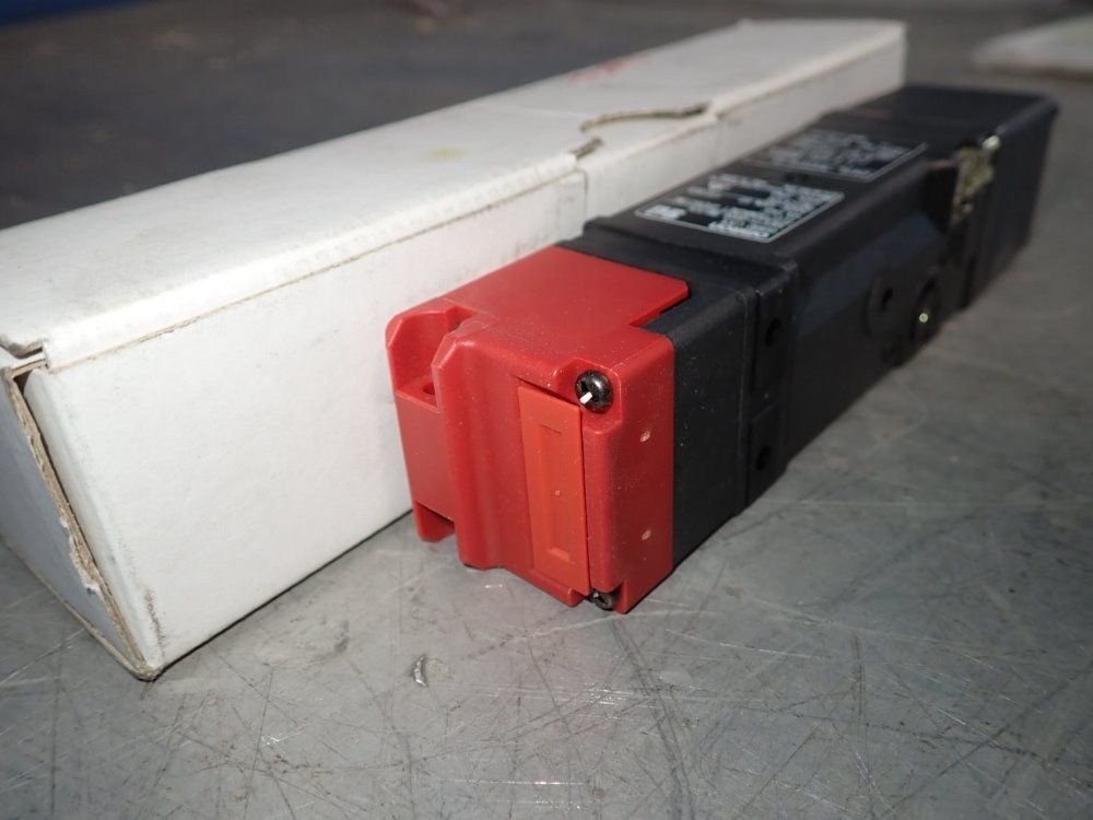 Omron Safety Door Lock - D4sl-n4hfg-d