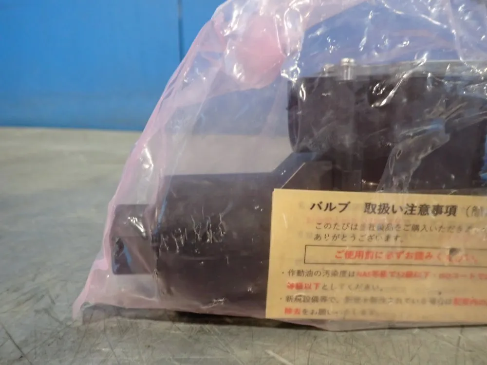 Toyooki Solenoid Directional Control Valve - Hd3-2s-bca-025d