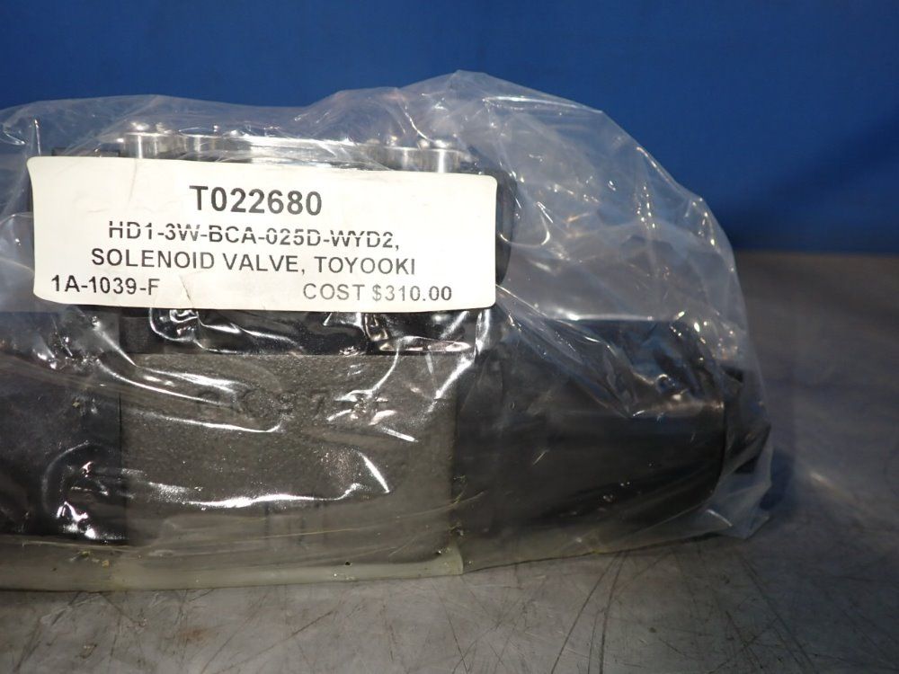 Toyooki Solenoid Directional Control Valve - Hd1-3w-bca-025d-wyd2