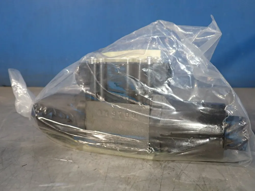 Toyooki Solenoid Directional Control Valve - Hd1-3w-bca-025d-wyd2