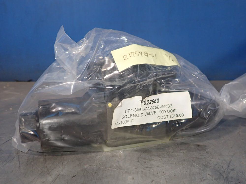 Toyooki Solenoid Directional Control Valve - Hd1-3w-bca-025d-wyd2