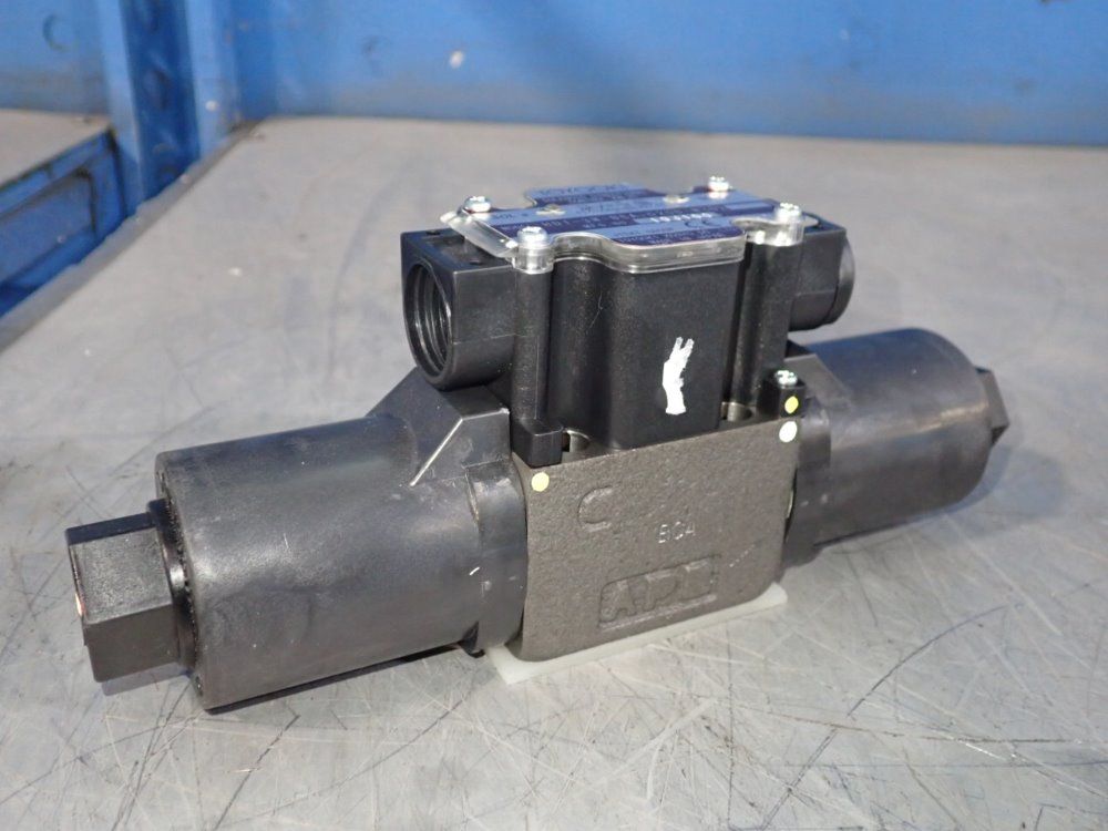 Toyooki Solenoid Directional Control Valve - Hd1-3w-bca-025d-wyd2