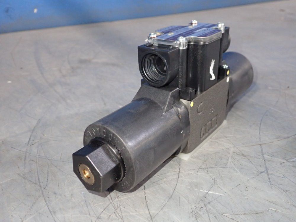 Toyooki Solenoid Directional Control Valve - Hd1-3w-bca-025d-wyd2