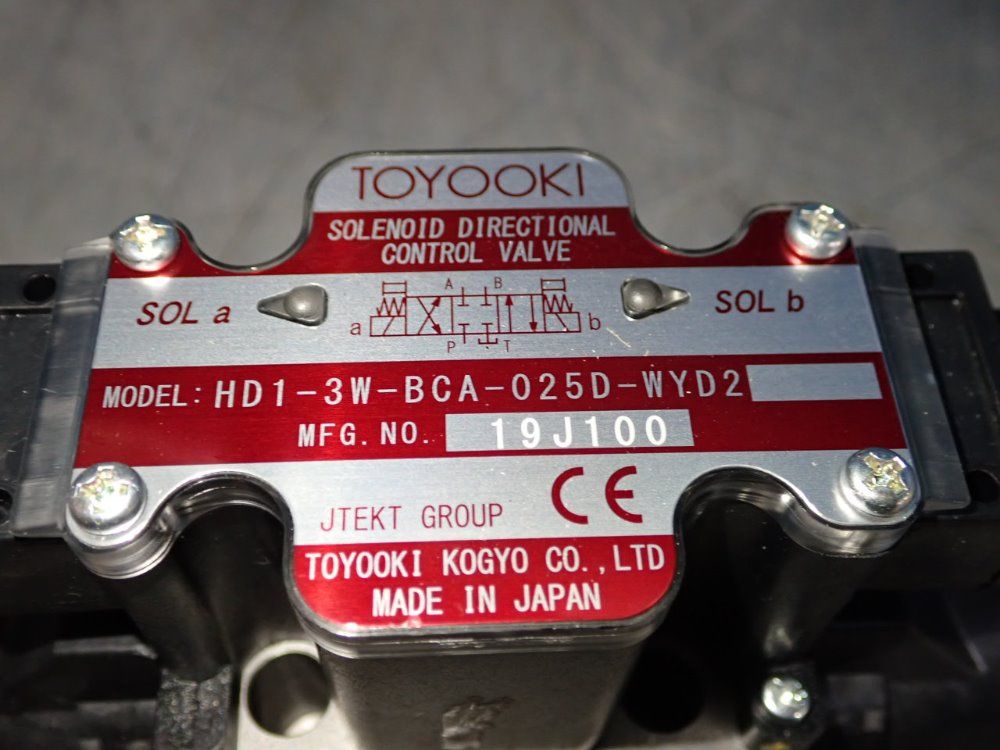 Toyooki Solenoid Directional Control Valve - Hd1-3w-bca-025d-wyd2