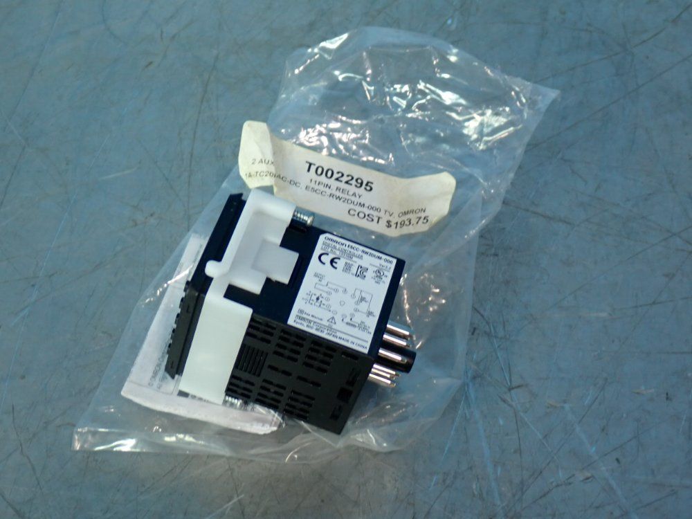 Omron Digital Controller - E5cc-rw2dum-000