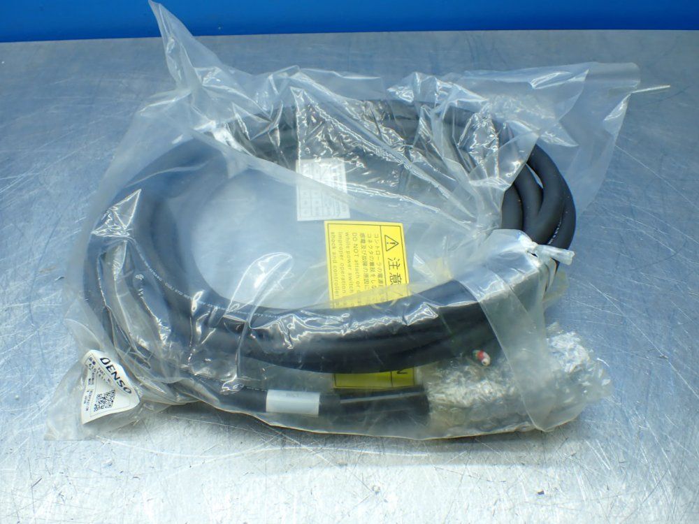 Denso Robot With Controller - Rc8-vpa0-nnnm-ni-nnn