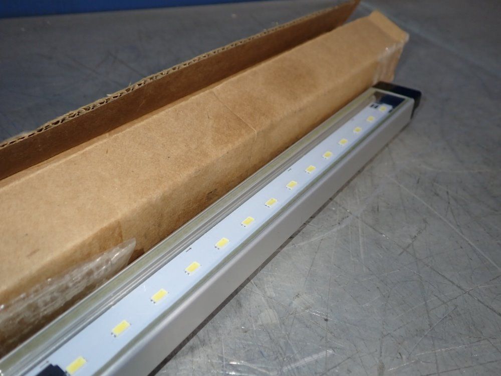 Banner 22 1/4" Low Voltage Luminaire - Wls28-2xw570xpwmq