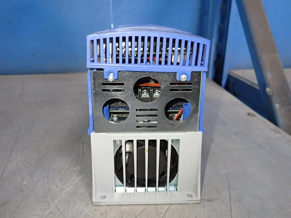 Lenze Inverter - Esv402n04txb