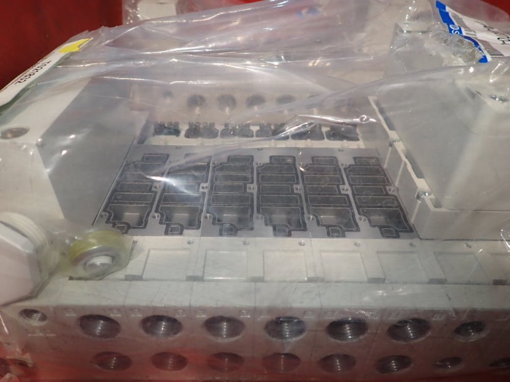 Smc Pnumatic Manifolds - Vv5q41-0803t0-cdw