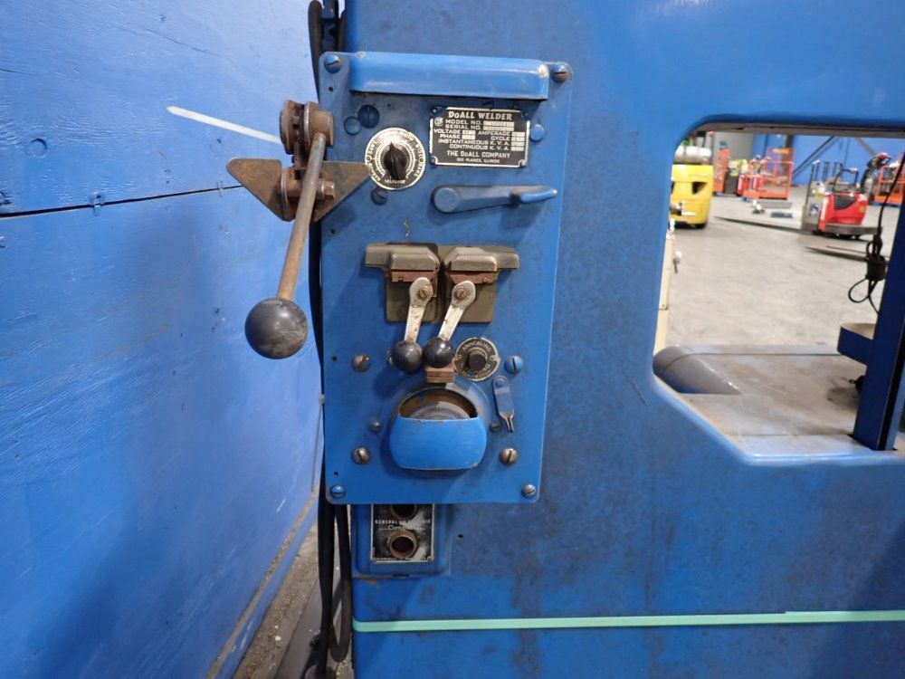 Doall 16" Throat Vertical Band Saw - 3012-u