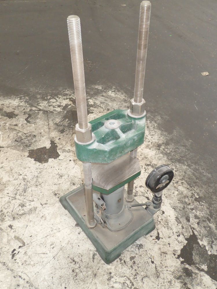 Carver Labratory Press