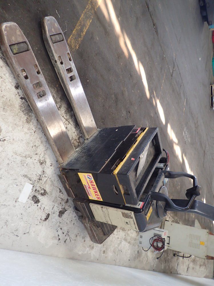 Crown Electric Pallet Jack