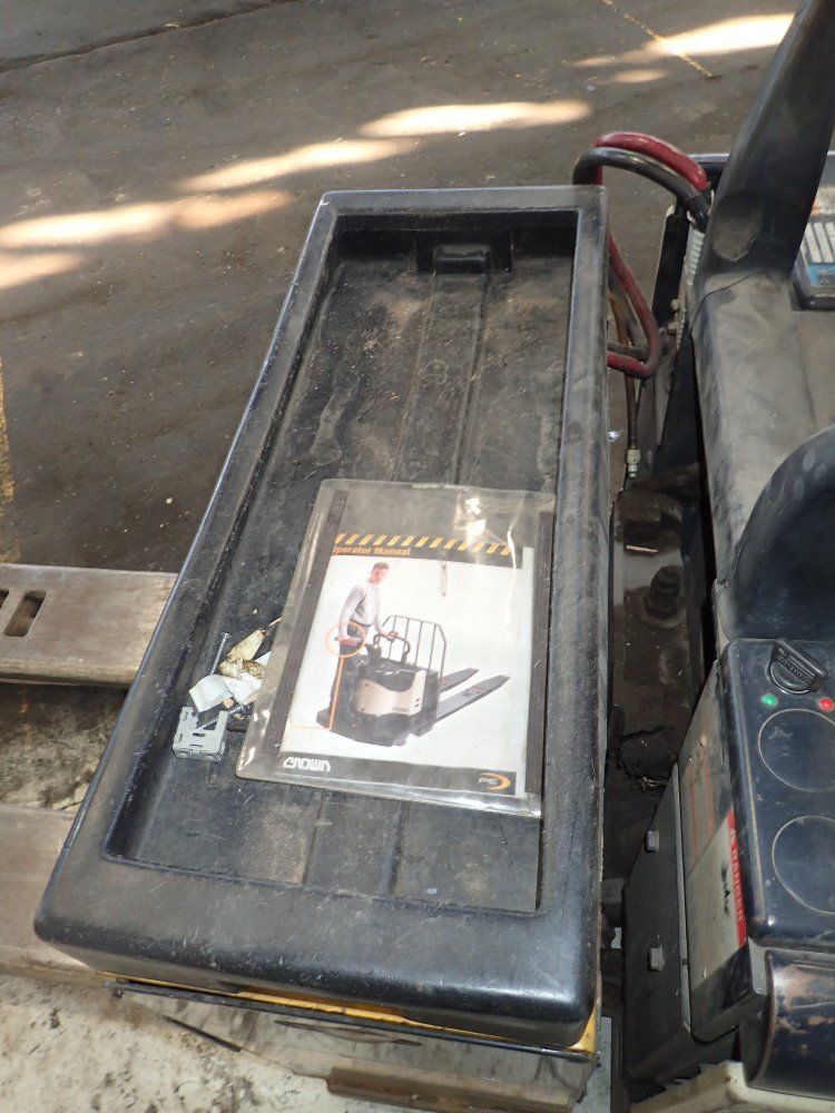 Crown Electric Pallet Jack