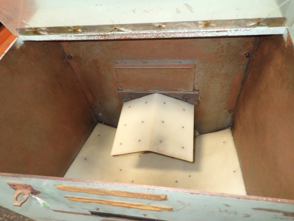 Airway Automation Vibratory Hopper