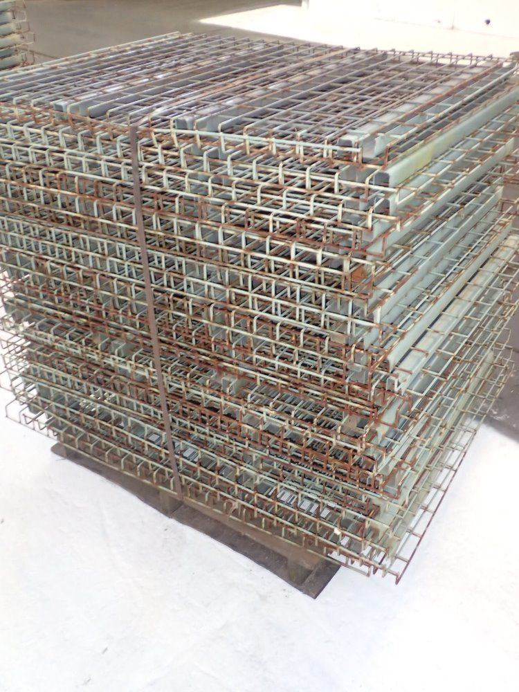 159.99 38''x52'' Wire Decking