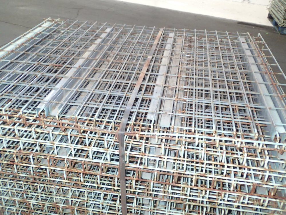 159.99 38''x52'' Wire Decking