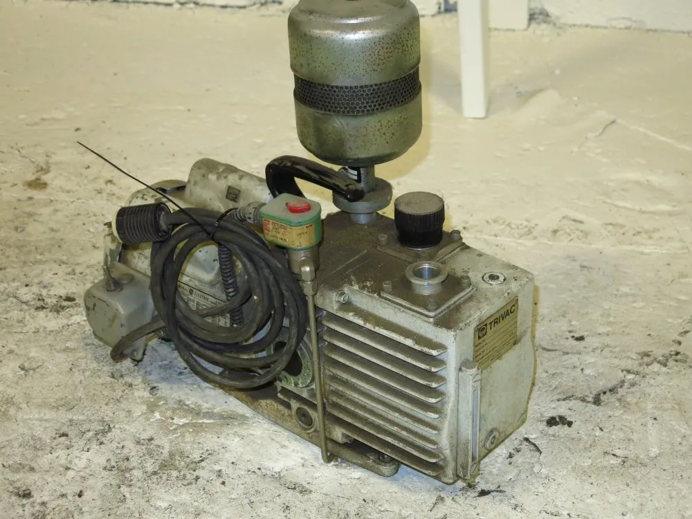 Leybold Heraeus Vacuum Pump