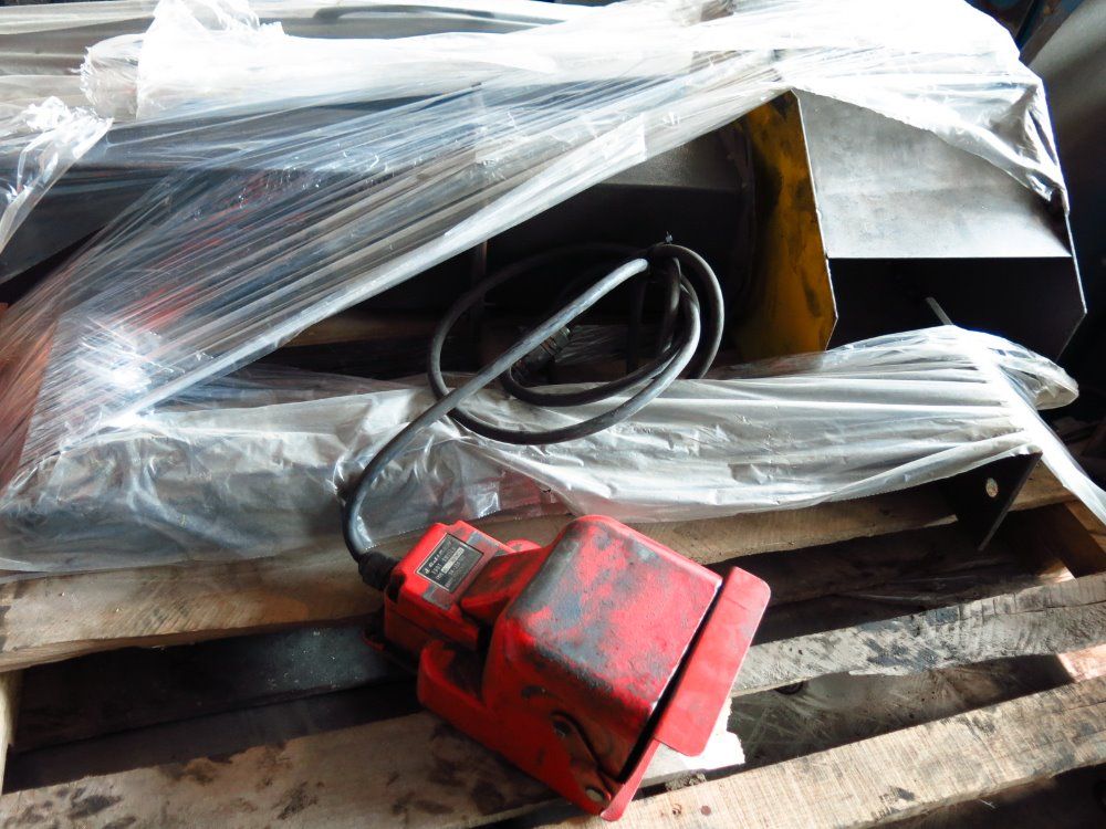 Amada 30 Ton Cnc Turret Punch Press - Vp 305072