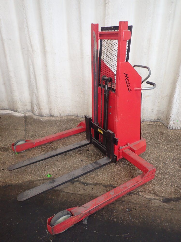 Mobile Electric Straddle Lift