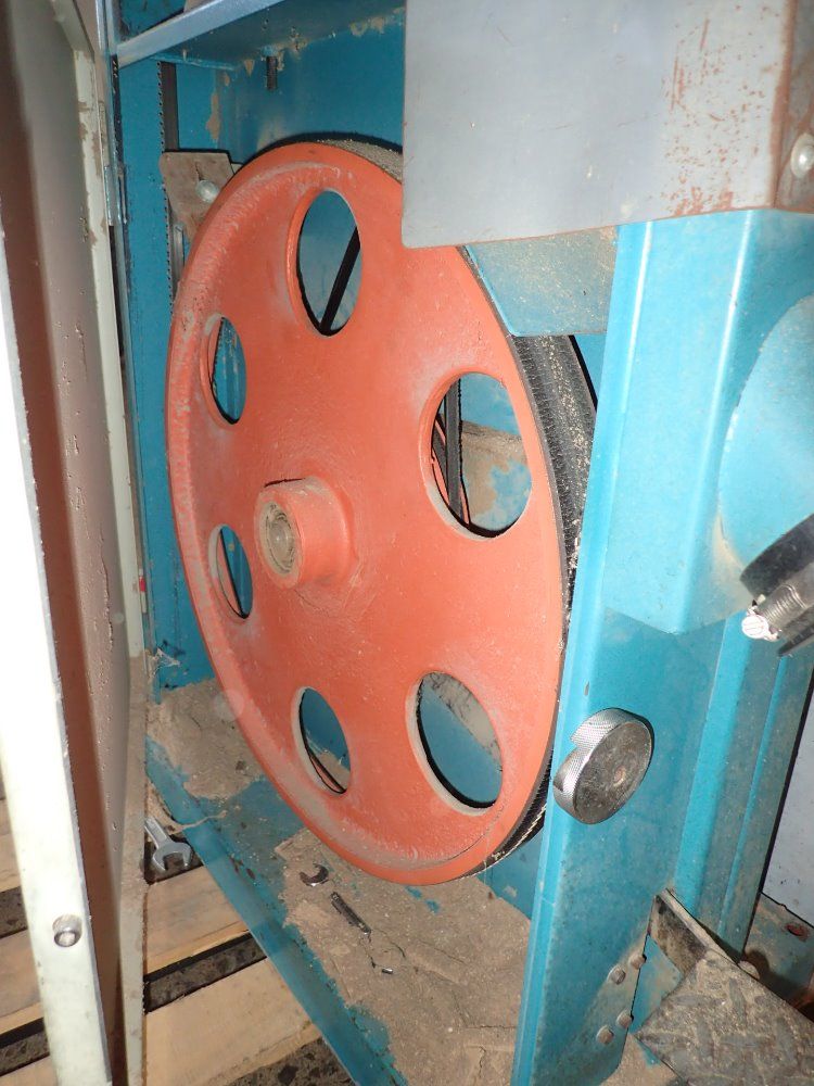 Extrema Vertical Bandsaw