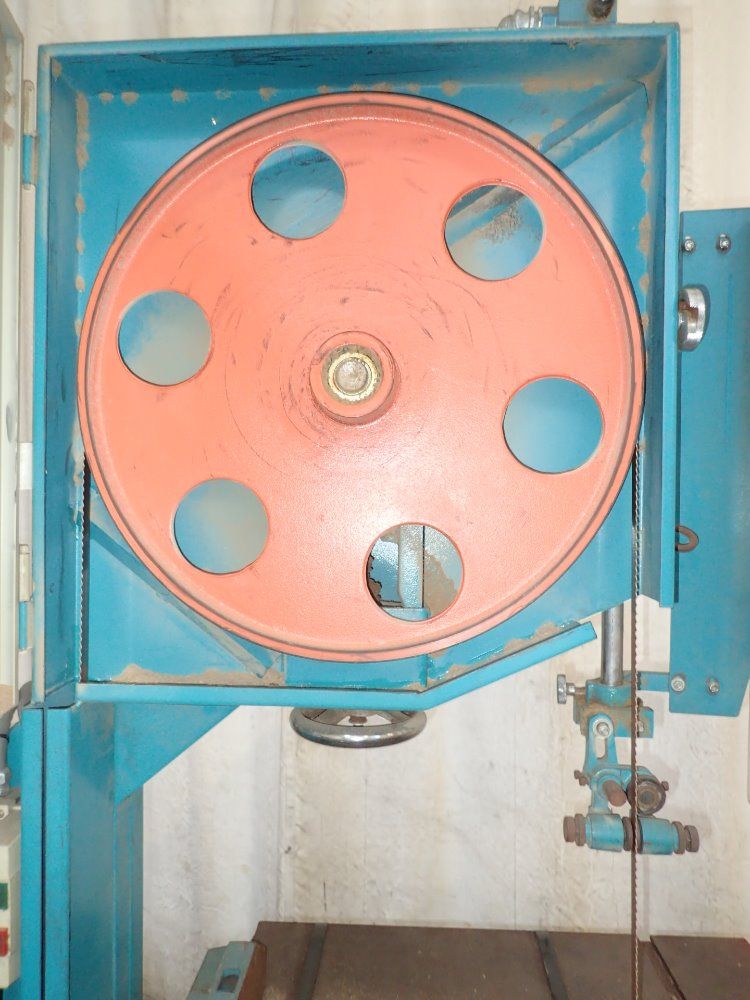 Extrema Vertical Bandsaw