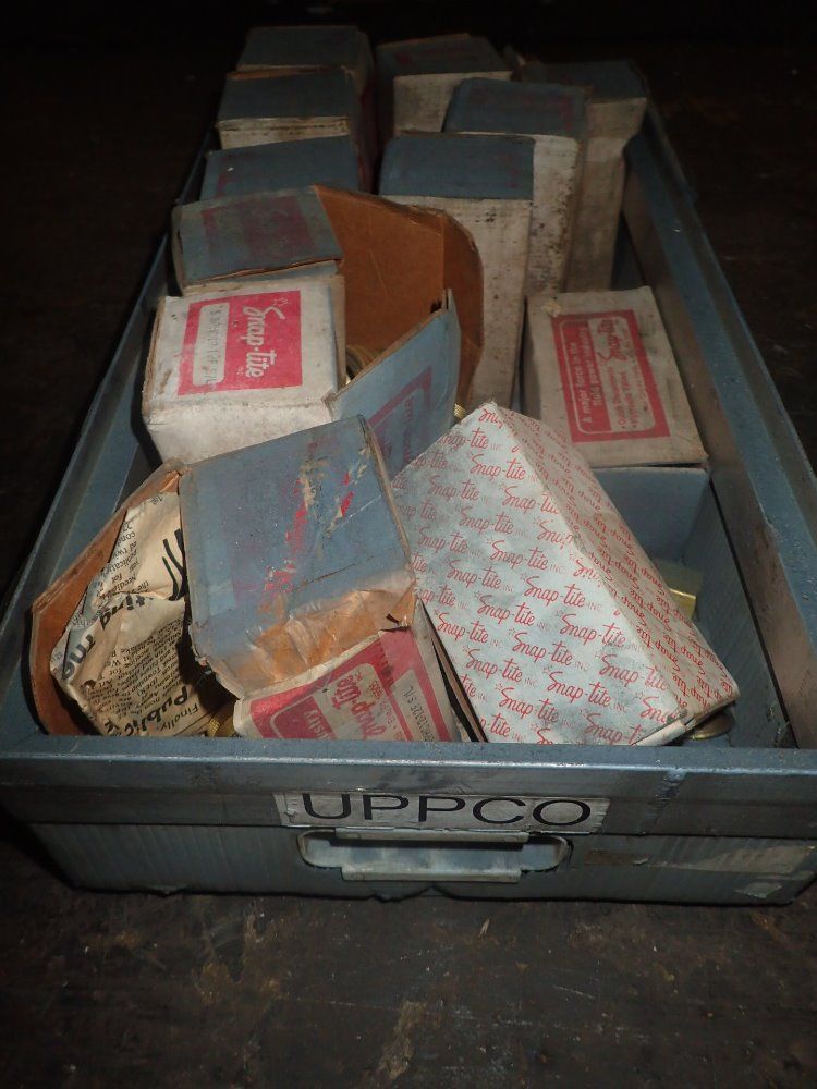 Snap Tite Hydraulic Disconnects