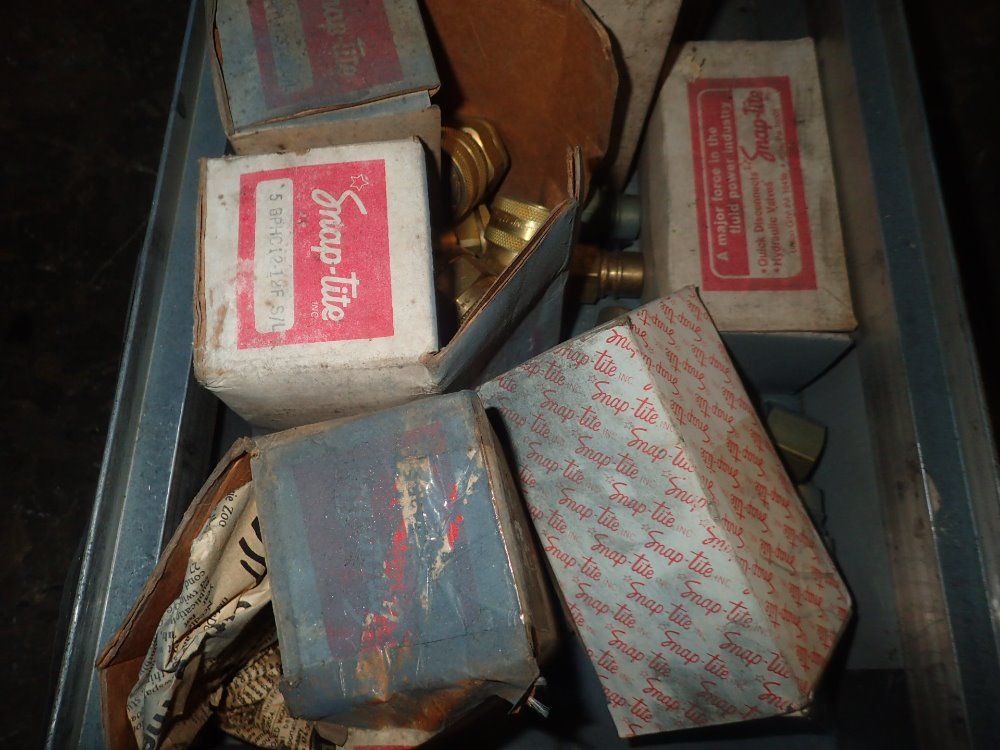 Snap Tite Hydraulic Disconnects