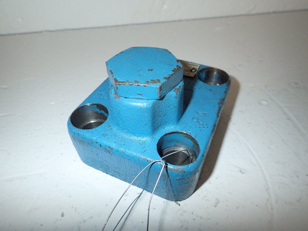 Sperry Vickers Valve