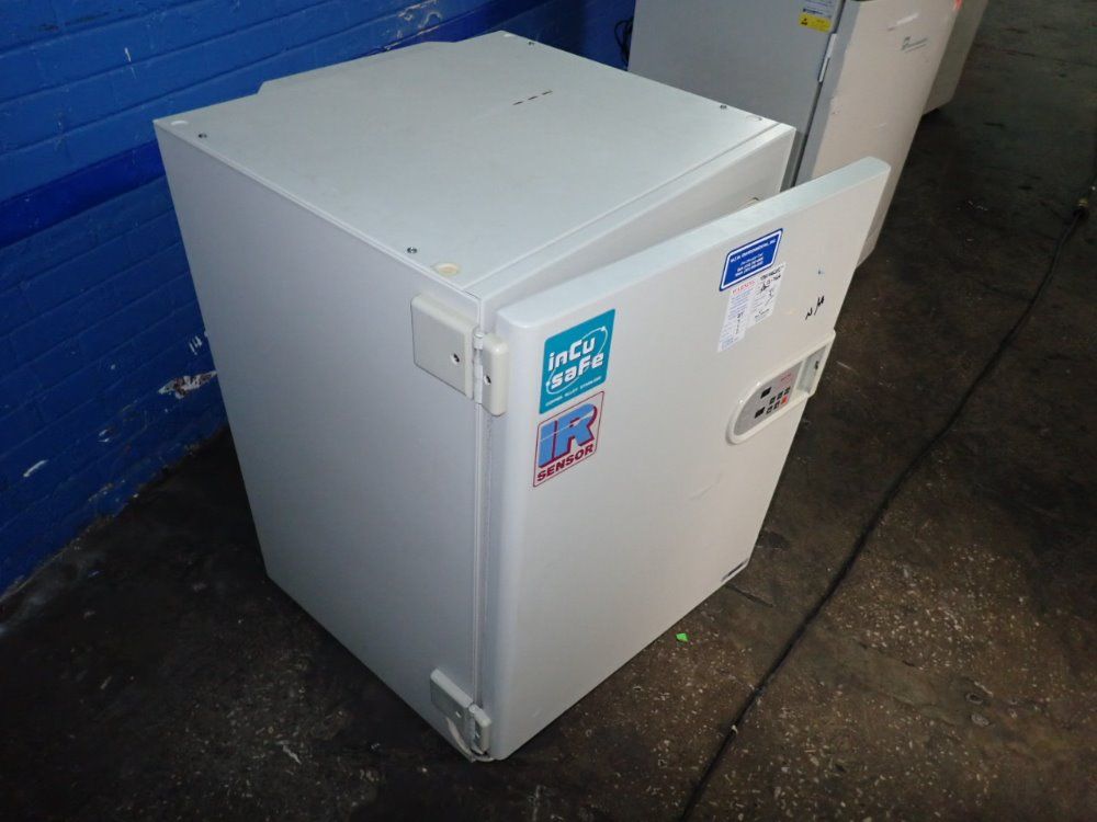 Sanyo Co2 Water Jacket Incubator