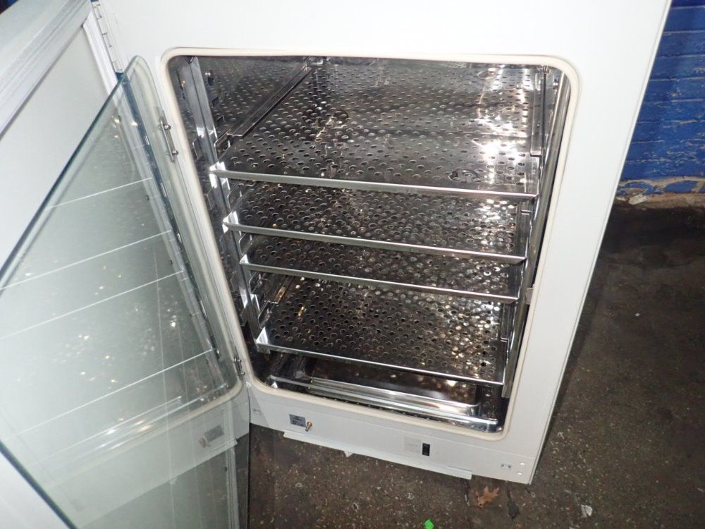 Sanyo Co2 Water Jacket Incubator