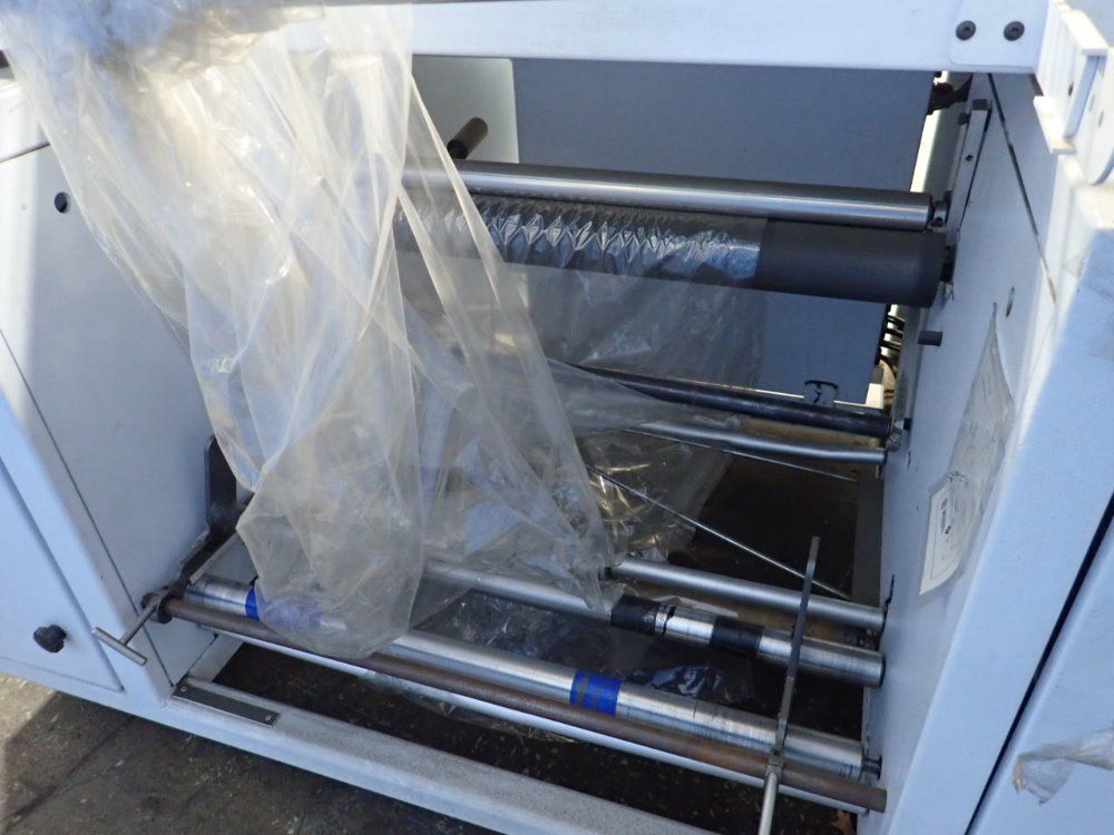 Shrink Tech Systems Sealing Machine