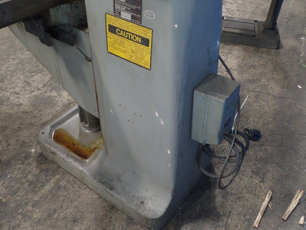 Supermax/yeong Chin Vertical Mill