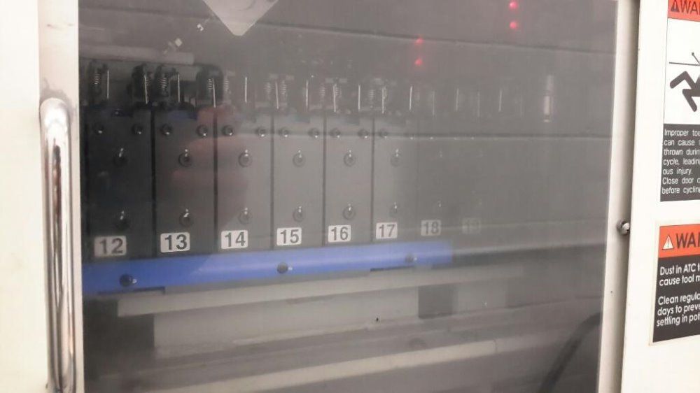 Makino Makino E33 Cnc Vertical Machining Center