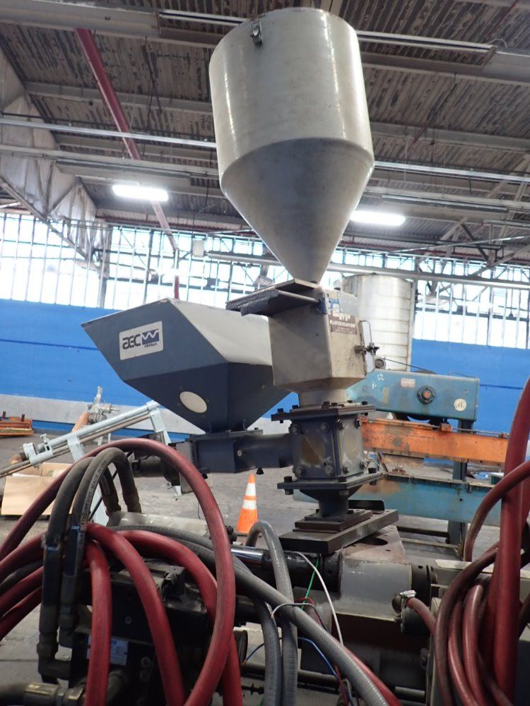 Cincinnati Milacron Injection Molder - Vst55-1.08