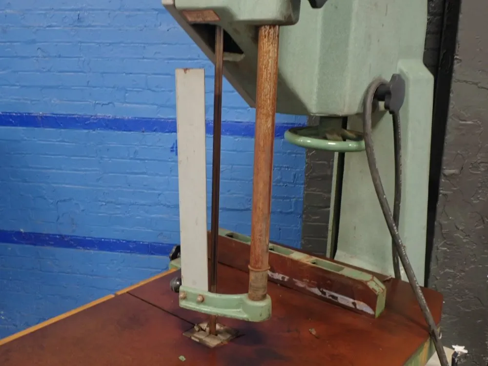 Sentaro Vertical Bandsaw