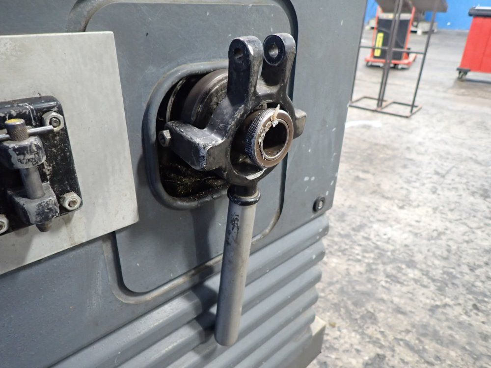 Clausing / 600 16" / 22" X 48" Triumph Gh Gap-bed Lathe - Triumph Gh