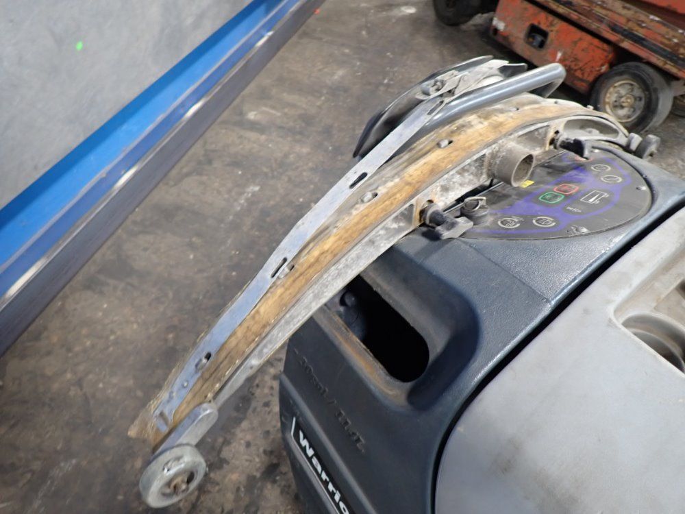 Nilfisk-advance Floor Scrubber