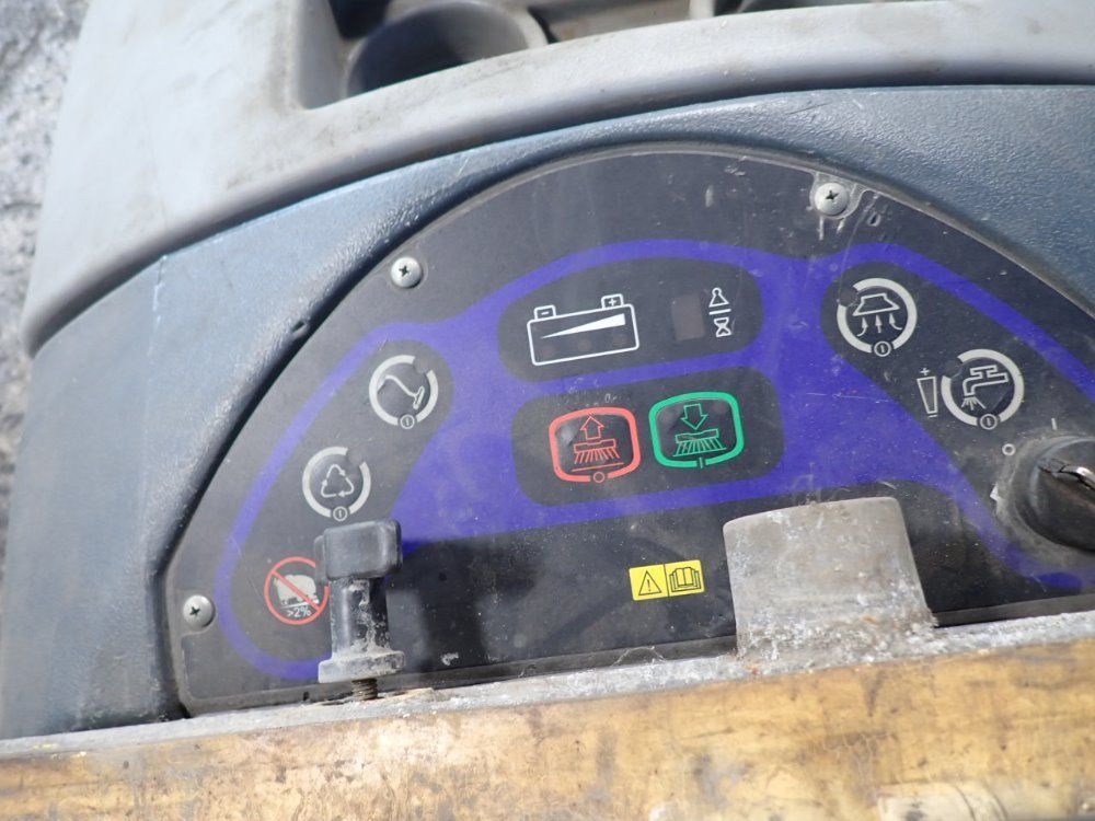 Nilfisk-advance Floor Scrubber