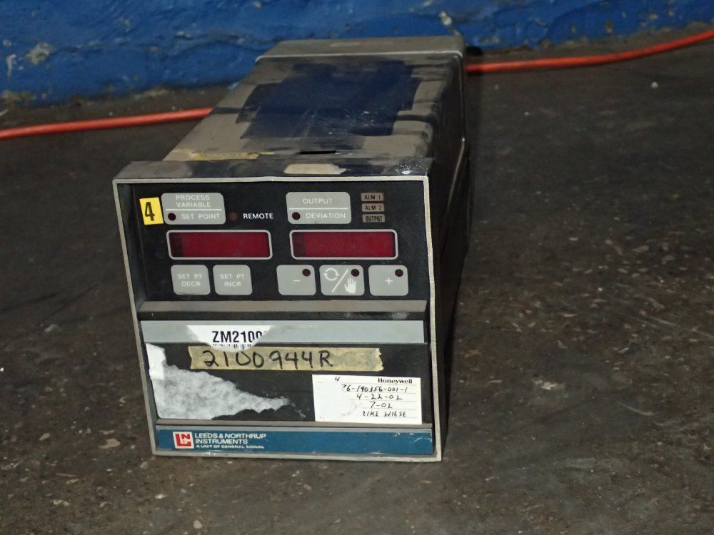 Leeds & Northrup Instruments Control