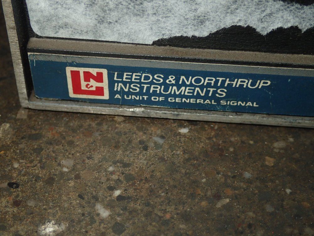 Leeds & Northrup Instruments Control