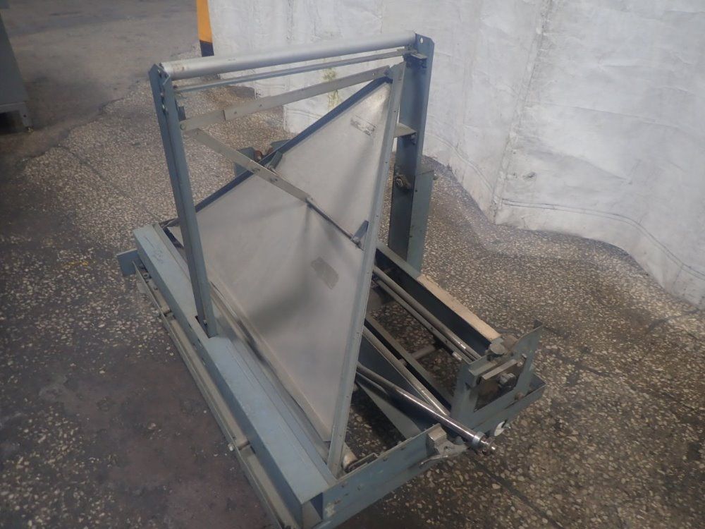 Shanklin Corp. Folder