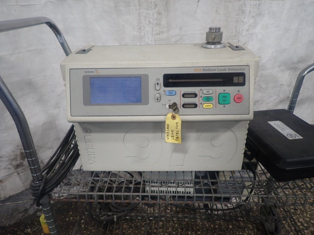 Varian 979 Helium Leak Detector - 979