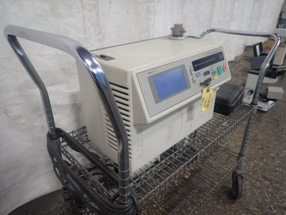 Varian 979 Helium Leak Detector - 979