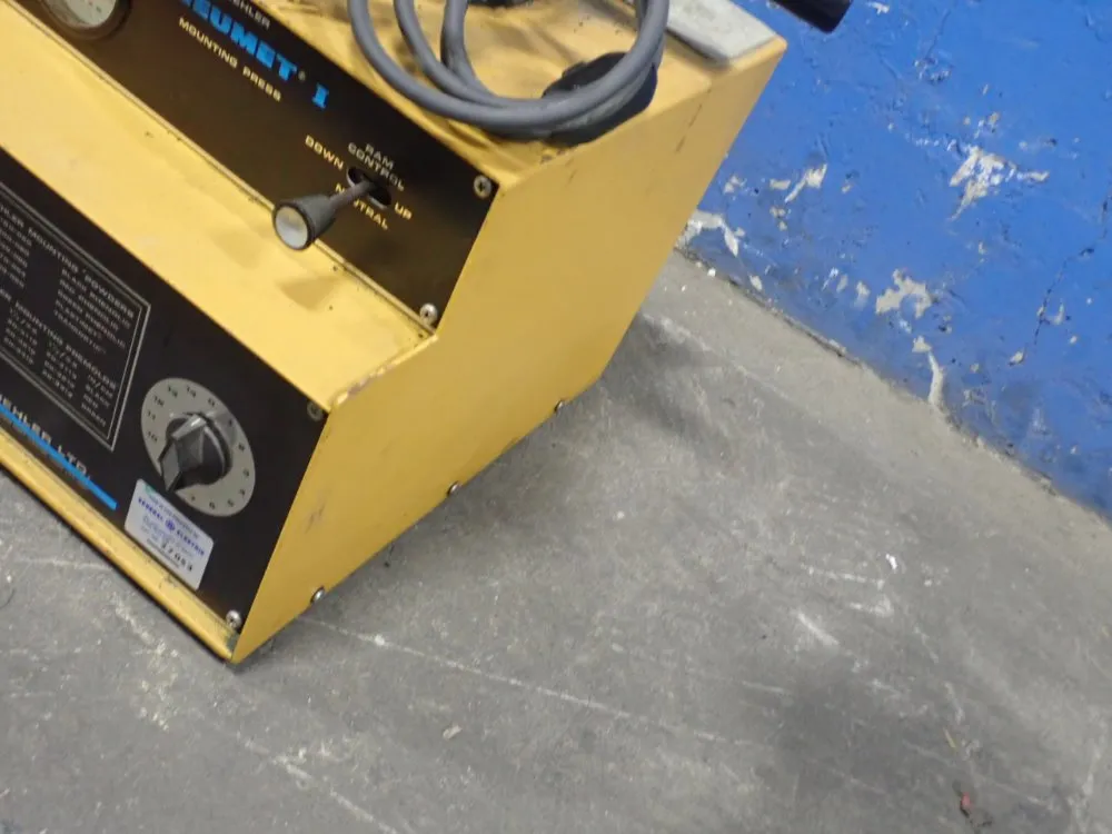 Buehler Ltd Mounting Press