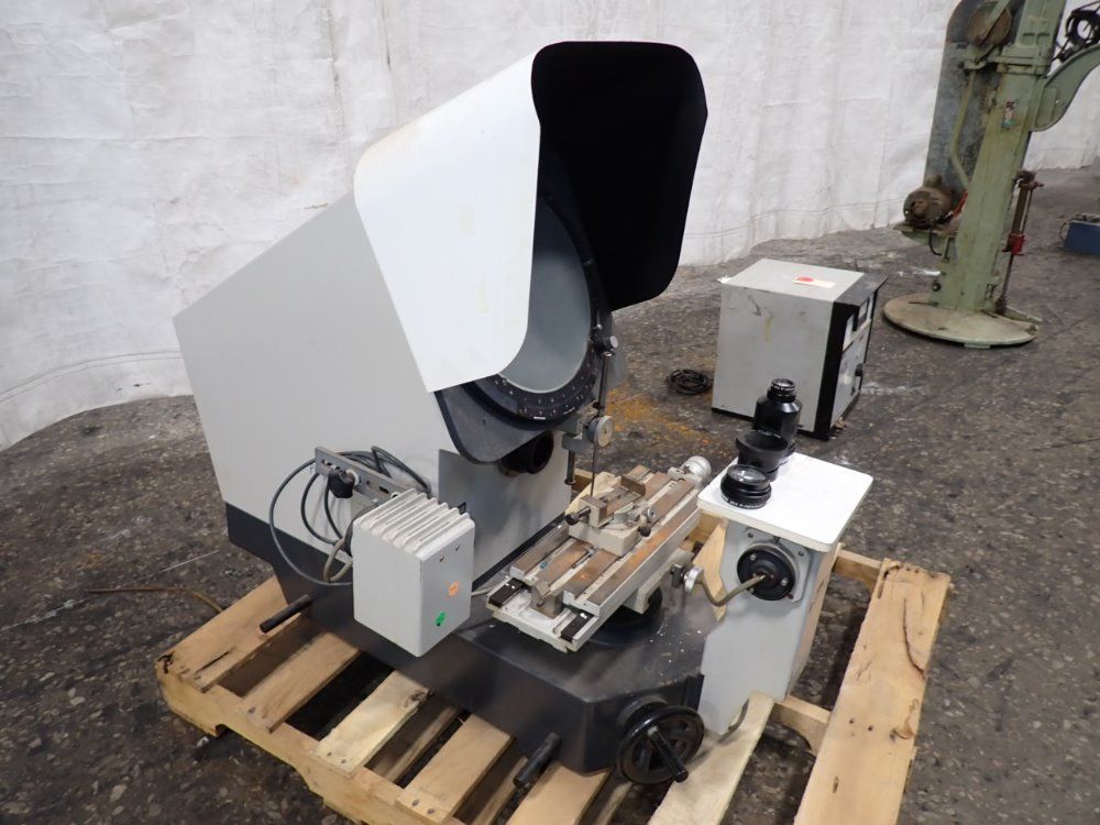 Mitutoyo Optical Comparitor