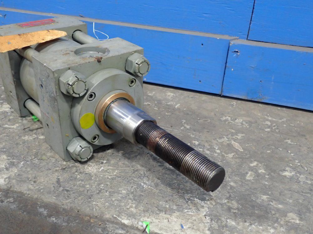 Milwaukee Cylinders Cylinder