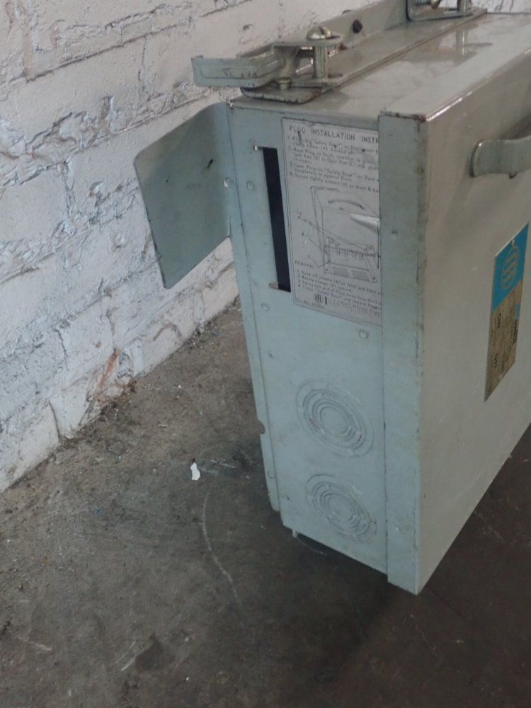 Xl-universal Bus Plug