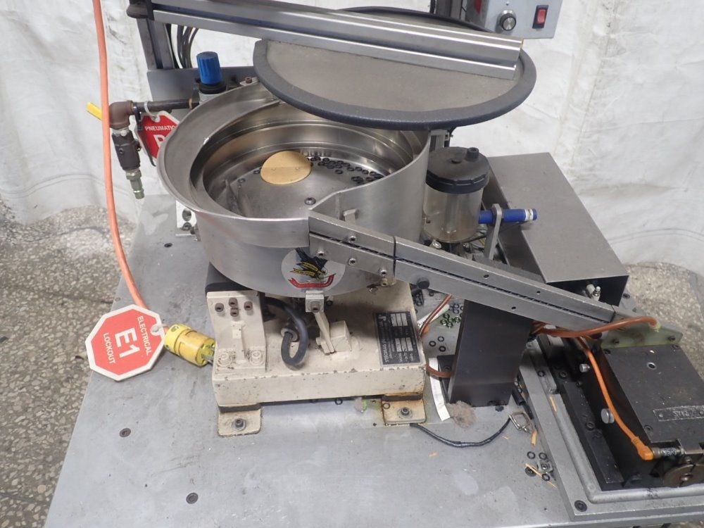 Arma Co Feed Station