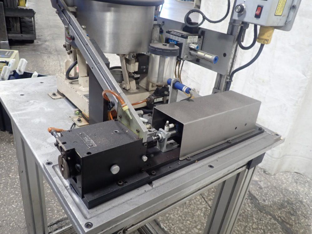 Arma Co Feed Station