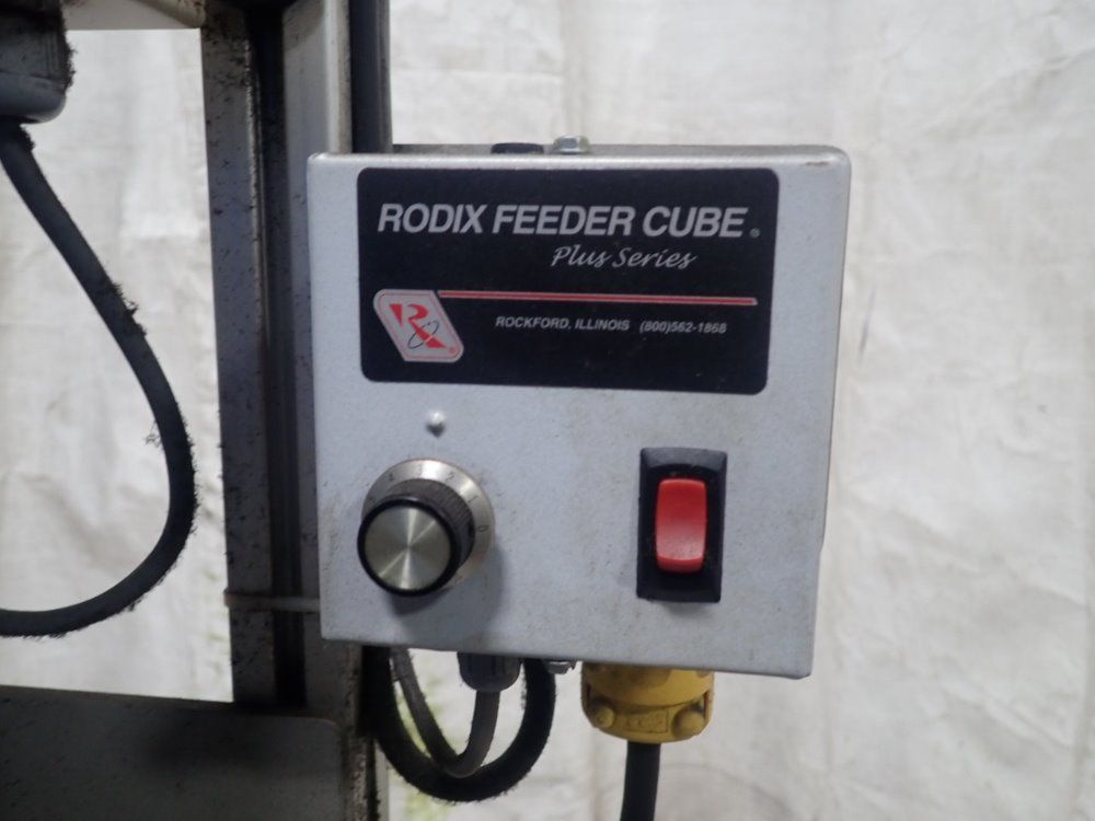 Arma Co Feed Station